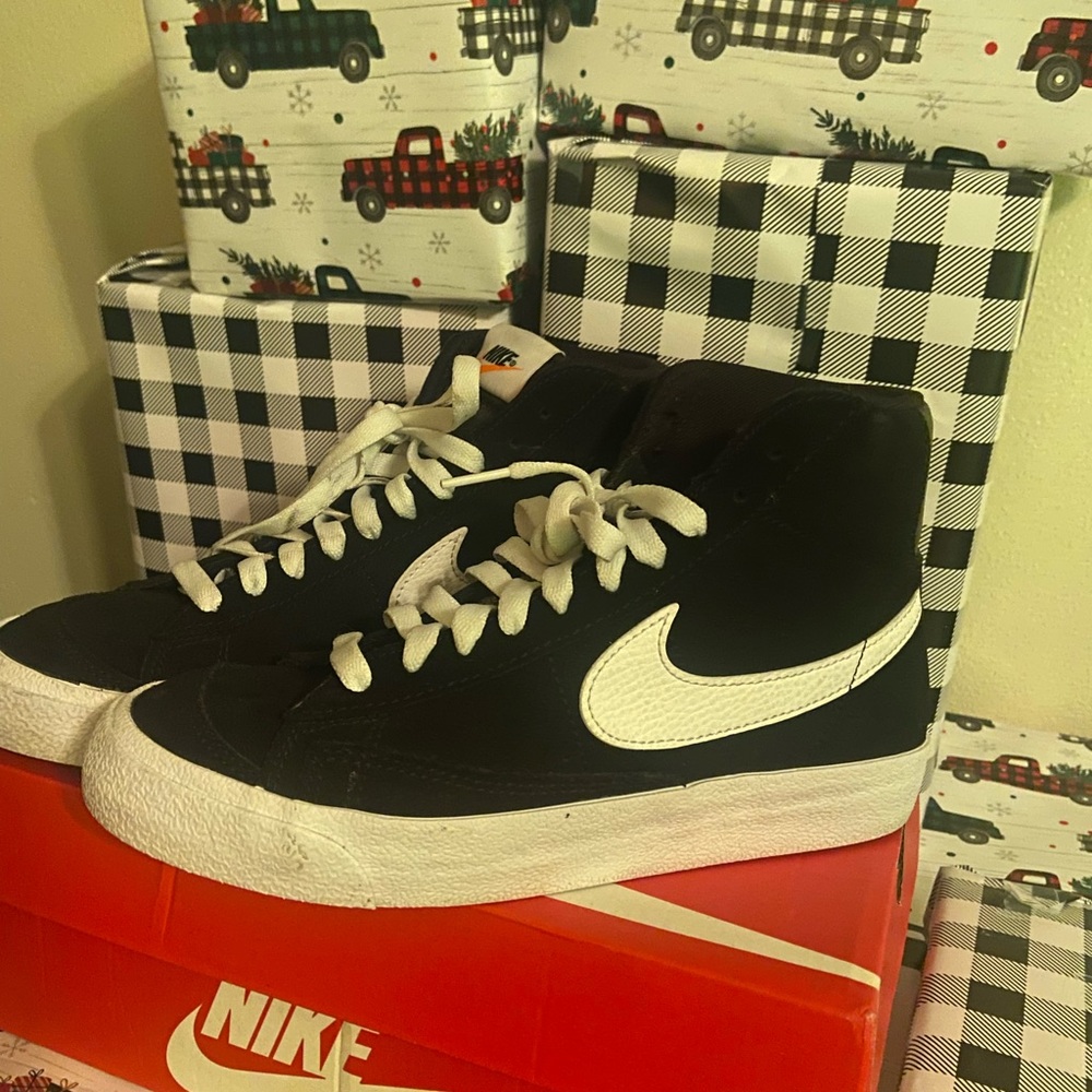 Size 5 youth suede blazer high tops